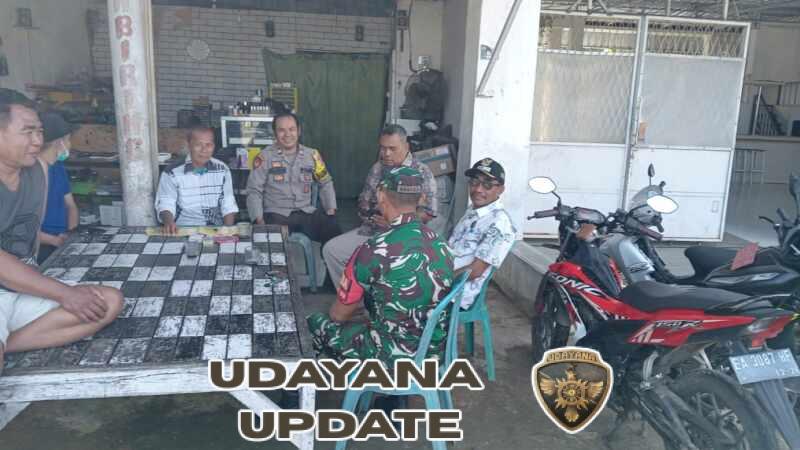 Babinsa Koramil 1628-01/Taliwang Dampingi Warga dalam Menjaga Kamtibmas