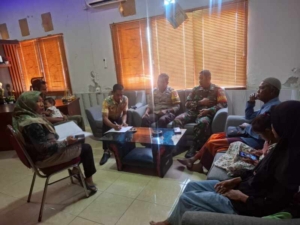 Babinsa Desa Tongo Jaga Ketertiban dan Harmonisasi Selama Mediasi Keluarga