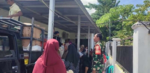 Pendampingan Babinsa Sertu Ashar Sukses Dukung Gerakan Pasar Murah di Desa Tapir