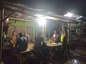 Sinergi Babinsa dan Warga Tangga Baru Ciptakan Suasana Aman Melalui Patroli dan Kongkow