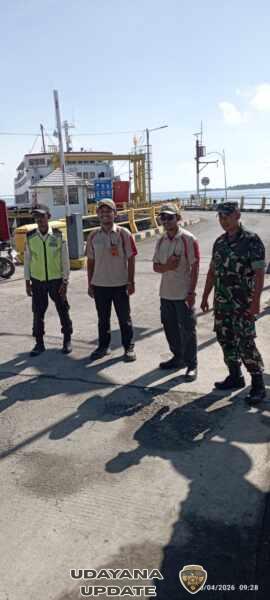 TNI Pastikan Keamanan Pelabuhan Poto Tano Melalui Kegiatan PAM Rutin