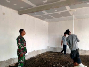 Babinsa Jereweh Pastikan Pembangunan Koperasi Desa Dasan Anyar Sesuai Rencana