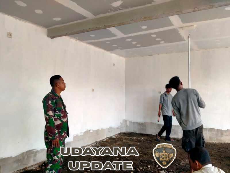 Babinsa Jereweh Pastikan Pembangunan Koperasi Desa Dasan Anyar Sesuai Rencana
