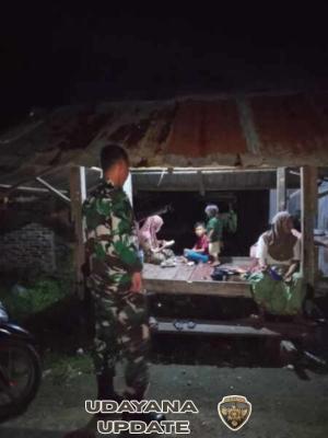 Babinsa Hadir di Tengah Warga, Jaga Keamanan Lingkungan Sekongkang