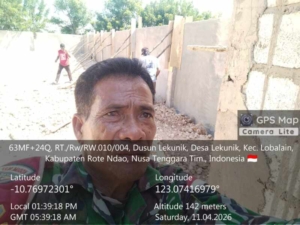Babinsa Serka Ishak Manafe Monitoring Pembangunan KDKMP di Desa Lekunik