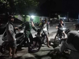 Koramil Jereweh Tingkatkan Keamanan Wilayah Lewat Patroli Malam Hari