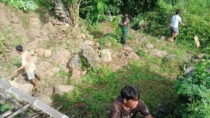Gotong Royong Sungai Jadi Awal Harapan Jembatan Desa