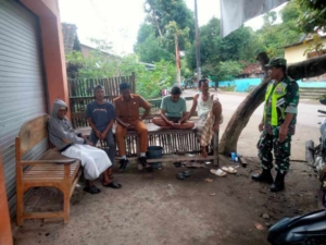 Babinsa Ingatkan Bahaya Narkoba dan Pentingnya Gotong Royong