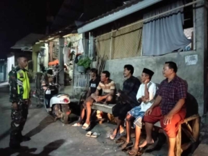 Sinergi Babinsa dan Warga Cegah Gangguan Keamanan Malam Hari