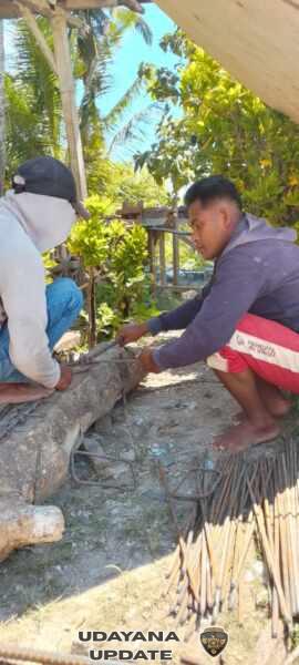 Pengawasan Babinsa Serda Joni Ludji Terhadap Pembangunan KDKMP Desa Oematamboli
