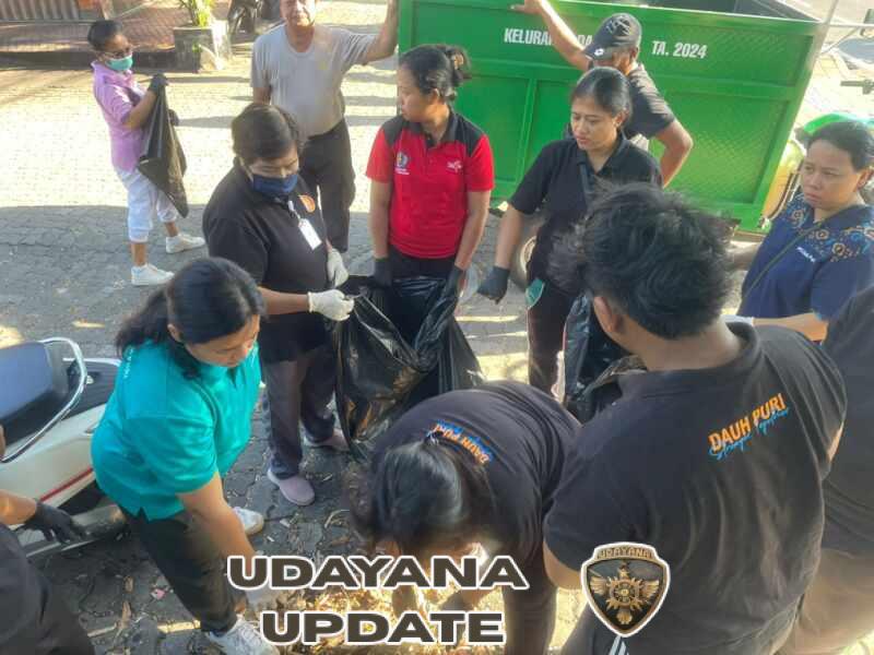 BABINSA KORAMIL 1611-07/DENPASAR BARAT LAKSANAKAN PEMANTAUAN DAN PENGANGKUTAN SAMPAH LIAR DI WILAYAH DAUH PURI