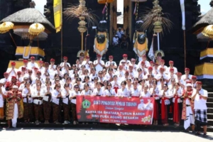 Wakil Bupati Tabanan Hadiri Persembahyangan Bakti Penganyar di Pura Agung Besakih