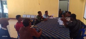 Komsos Babinsa Poto Tano Bersama Perangkat Desa, Tingkatkan Koordinasi Wilayah