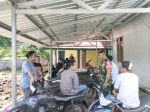 Babinsa Koramil Hu’u Ingatkan Pentingnya Musyawarah dalam Menyelesaikan Masalah