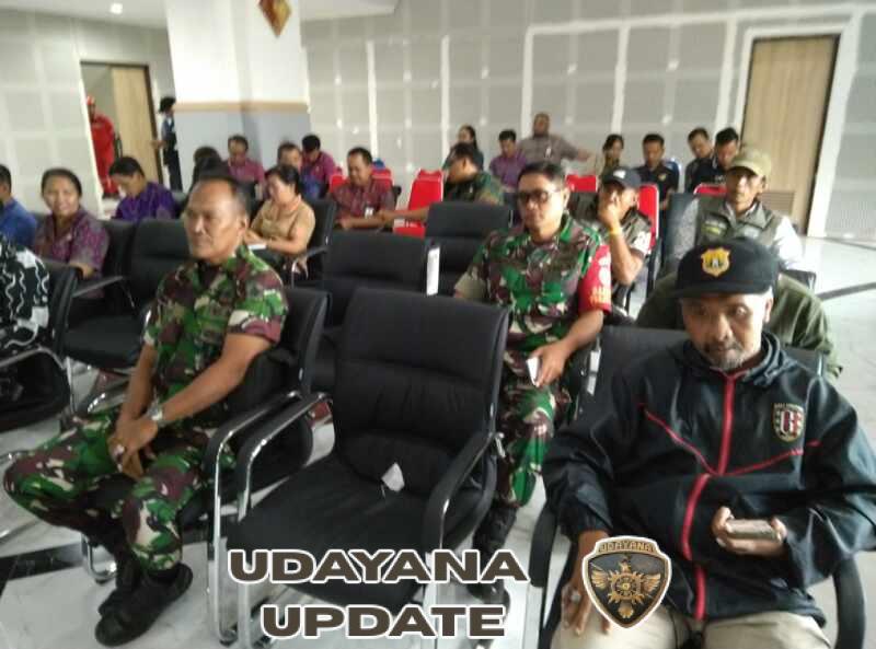Babinsa Pegayaman Kawal Konsultasi Publik Pembangunan Turyapada Tower di Buleleng