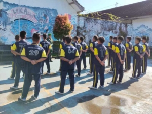 Anggota Kodim 1623/Karangasem Dukung Program Pembinaan LPKA Lewat Latihan PBB