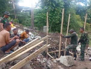 Kodim 1614/Dompu dan Warga Kompak, Pemasangan Patok Jembatan Perintis Garuda di Desa Nowa Berjalan Lancar