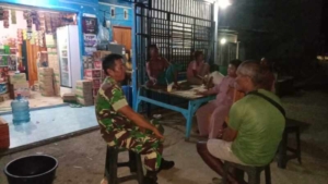 Patroli Malam Koramil Poto Tano, Jaga Keamanan dan Ketertiban Wilayah
