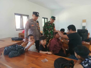 Babinsa Samplangan Kawal Persiapan Duta Gianyar, Sinergi TNI-Polri Sukseskan Pawai Budaya HUT ke-255