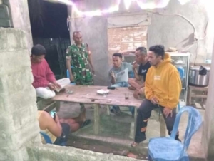 Babinsa Koramil Hu’u Gencarkan Silaturahmi dan Keamanan Lingkungan