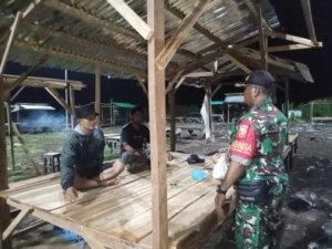 Sinergi dengan Warga, Babinsa Soriutu Himbau Jaga Keamanan Lingkungan