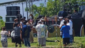 Babinsa 1623-01/Karangasem Amankan Bugbug Culinary Fest 2026 di Bukit Asah
