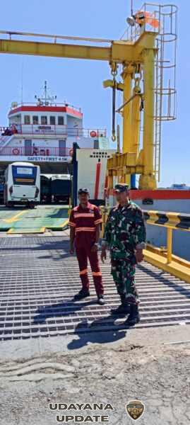 Anggota Koramil 04 Laksanakan PAM, Jaga Stabilitas Keamanan Pelabuhan