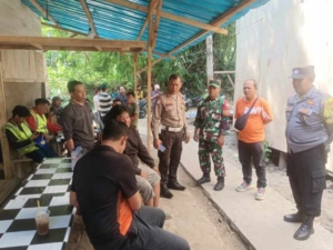 Babinsa dan Bhabinkamtibmas Gerak Cepat Ke TKP,  Penemuan Jenazah Buruh Proyek di Ubud Ditangani Sigap