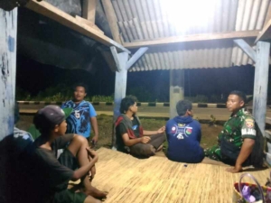 Koramil Poto Tano Gelar Patroli Malam, Warga Diimbau Jaga Kamtibmas