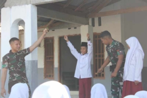 Yonif TP 875/SYP Berikan Pembinaan Mental dan Karakter kepada Siswa YPP Darussholihin NW Samada