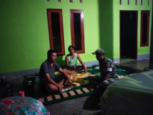 Piket Koramil 1628-04/Poto Tano Laksanakan Patroli Malam di Wilayah Binaan