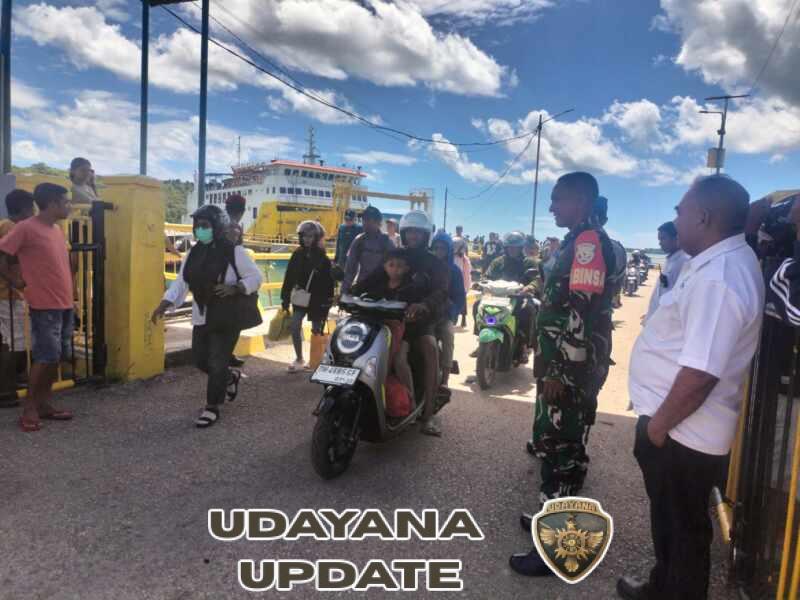 Babinsa Amankan Keberangkatan Kapal Garda Maritim 3 di Pelabuhan Pantai Baru