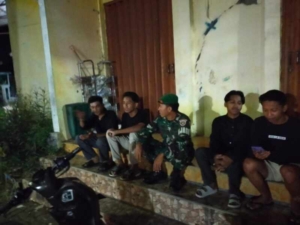 Koramil Taliwang Imbau Warga Jaga Keamanan Lewat Patroli Malam