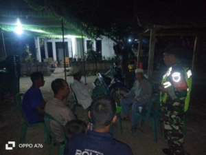 Babinsa Aktif Gelar Ronda Malam untuk Jaga Kamtibmas di Kabupaten Bima