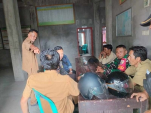 Cuaca Tak Menentu, Babinsa Suangi Imbau Warga Tingkatkan Kesehatan dan Kewaspadaan