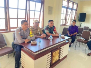 Babinsa Koramil Banjarangkan Atensi Sosialisasi Desa Anti Korupsi Di Desa Tohpati