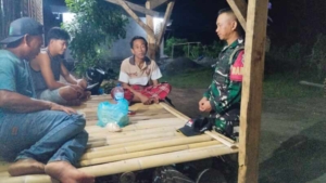 Babinsa Koramil Pekat Aktif Dampingi Warga Ronda Malam, Ciptakan Lingkungan Aman dan Nyaman