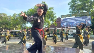 Melalui Pencak Silat Militer, Kodim 1620/Loteng Asah Kemampuan Prajurit Close Combat