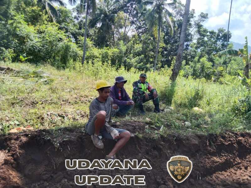 Perkuat Keamanan Wilayah, Babinsa 1602-02/Wolowaru Sambangi Warga Liabake
