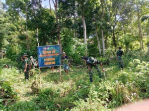 ‘Satgas TMMD ke-128 Bersihkan Lahan untuk Pembangunan 5 Sumur Bor di Umbu Wangu
