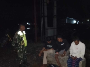 Babinsa Imbau Warga Jaga Lingkungan dan Pergaulan Anak