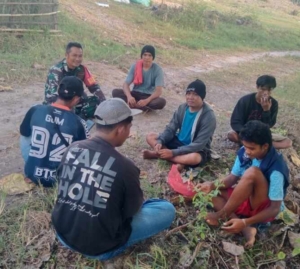 Komsos Humanis Babinsa di Dusun Kuta, Tekankan Peran Orang Tua