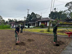 Hari ke – 7 Pembuatan lapangan volly Satgas TMMD ke – 128 Kodim 1623/Karangasem capai 40 persen
