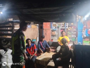 Ronda Malam di Madapangga, Babinsa Bangun Kebersamaan dan Kesadaran