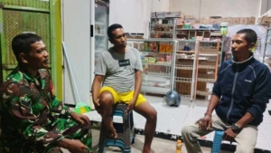 Ronda Malam di Dusun Mada Mina, Babinsa Himbau Warga Tidak Jual Tramadol dan Miras