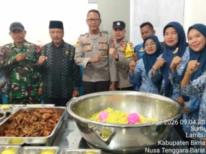 Sinergi TNI-Polri dan Pemerintah Sukseskan Program MBG di Desa Sumi