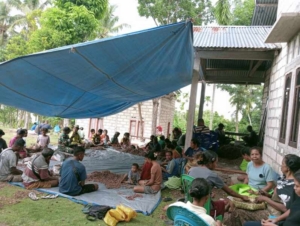 Babinsa Amanuban Tengah Turun Langsung ke Desa Pana, Ajak Warga Waspada Cuaca Ekstrem