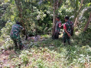 Danramil 02/Walakaka Cek Kondisi Pompa Hidram di Desa Kabukarudi