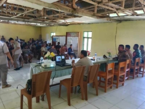 Babinsa Walakaka Hadiri Sosialisasi PTSL di Desa Wetana
