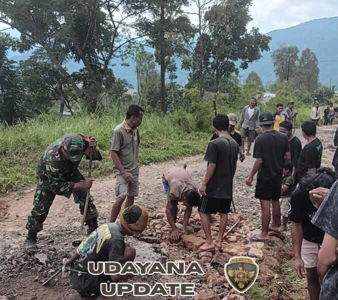 Babinsa Koramil 1630-03/MP Pimpin Kerja Bakti, Wujud Nyata Kepedulian TNI untuk Rakyat